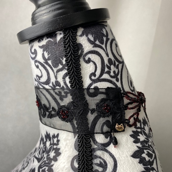 MIWA Rose choker. - Picture 3 of 8